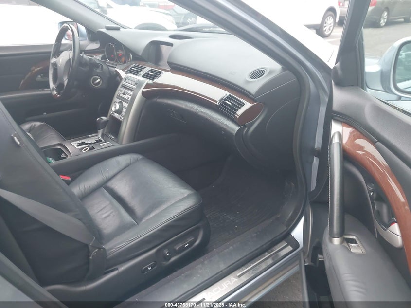 JH4KB16565C011343 2005 ACURA RL photo no. 5