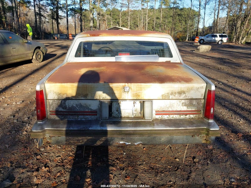 1988 Cadillac Deville VIN: 1G6CD5155J4332134 Lot: 43765272