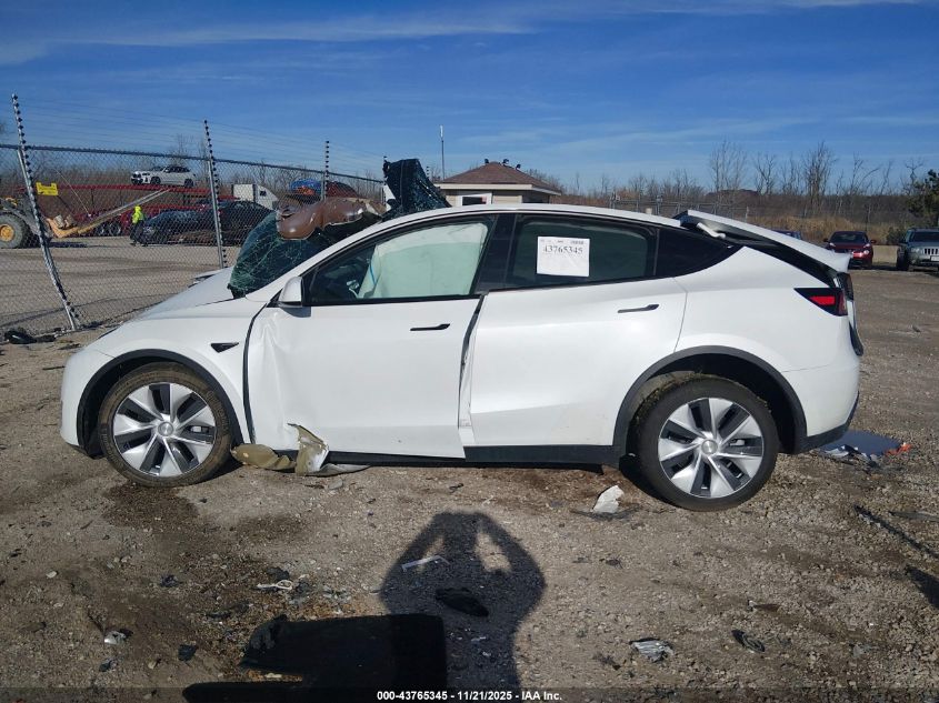 2022 Tesla Model Y Long Range Dual Motor All-Wheel Drive VIN: 7SAYGDEE4NF432760 Lot: 43765345