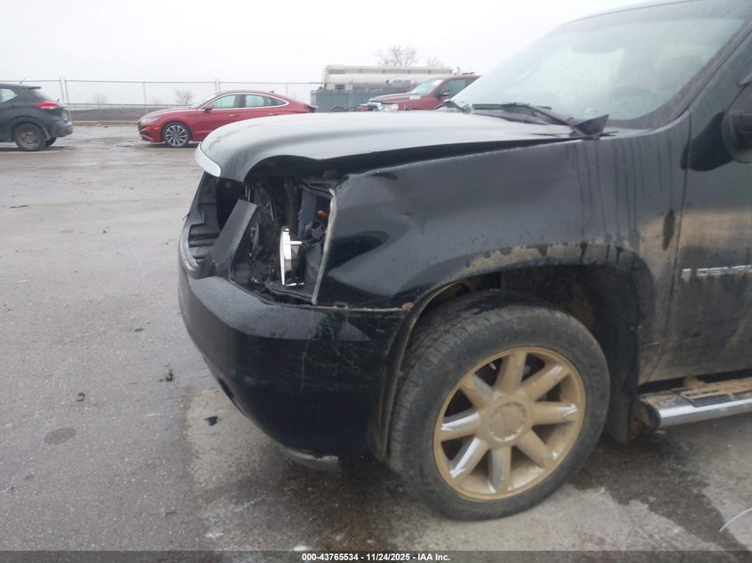 2008 GMC Yukon Denali VIN: 1GKFK63808J161001 Lot: 43765534