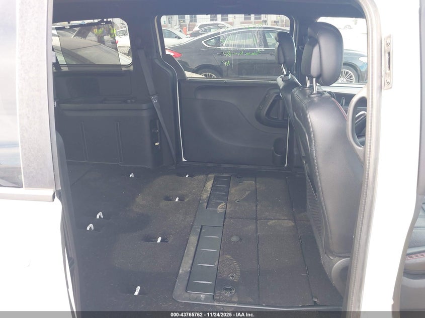 2017 Dodge Grand Caravan Gt VIN: 2C4RDGEG8HR740875 Lot: 43765762