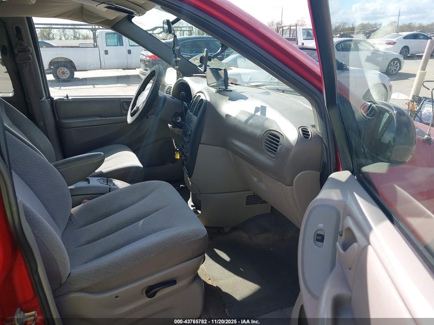 2D8GP74L73R119652 2003 DODGE CARAVAN photo no. 5
