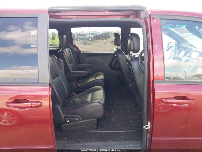 2017 Dodge Grand Caravan Gt VIN: 2C4RDGEG2HR843080 Lot: 43765908