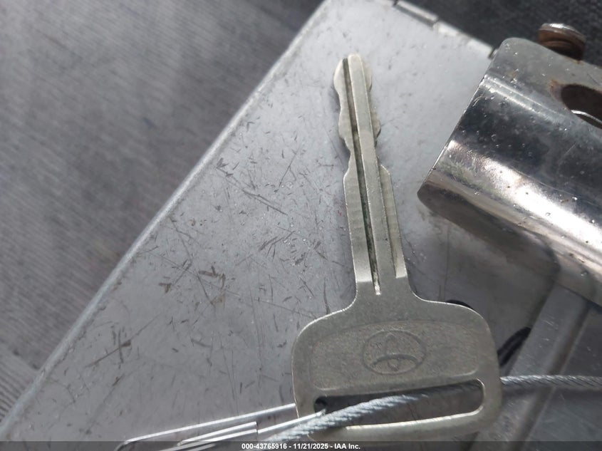 2000 Toyota Sienna Le VIN: 4T3ZF13CXYU315008 Lot: 43765916