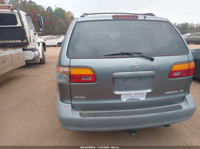 2000 Toyota Sienna Le VIN: 4T3ZF13CXYU315008 Lot: 43765916