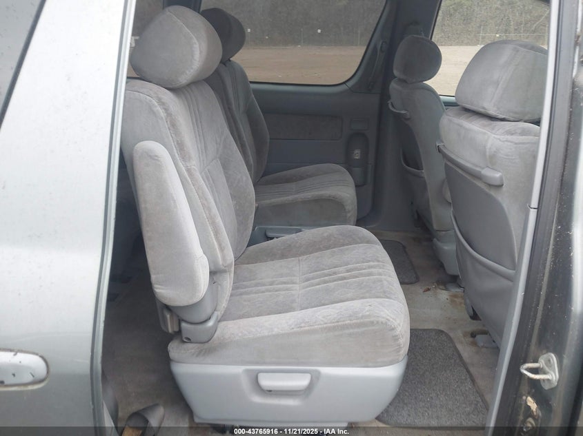 2000 Toyota Sienna Le VIN: 4T3ZF13CXYU315008 Lot: 43765916