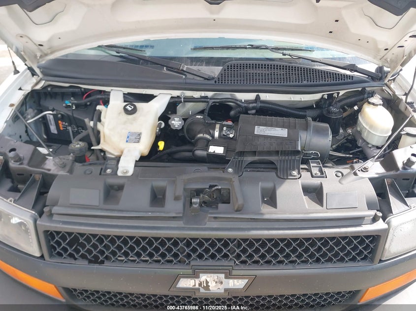 2018 Chevrolet Express Cutaway Work Van VIN: 1GB0GSFG8J1165225 Lot: 43765986