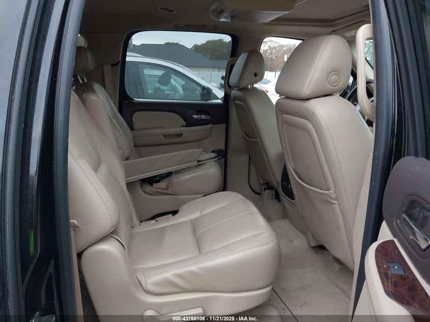 2007 GMC Yukon Xl 1500 Denali VIN: 1GKFK66817J403644 Lot: 43766106