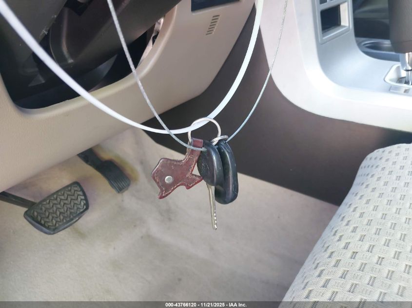 2008 Toyota Tundra Sr5 5.7L V8 VIN: 5TFEV54128X045841 Lot: 43766120