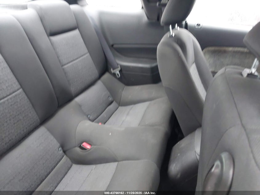 2007 Ford Mustang V6 Deluxe/V6 Premium VIN: 1ZVHT80N375243543 Lot: 43766162