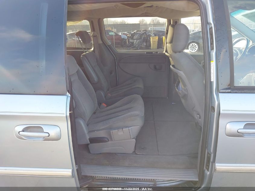 2005 Chrysler Town & Country Touring VIN: 2C4GP54L15R530373 Lot: 43766559