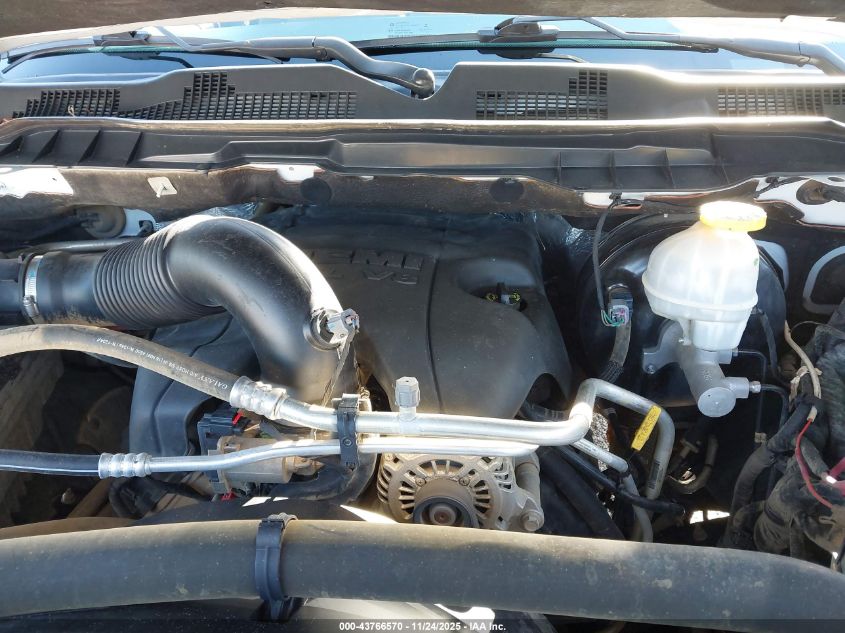 2019 Ram 1500 Classic Tradesman 4X4 8' Box VIN: 3C6JR7DT5KG585820 Lot: 43766570