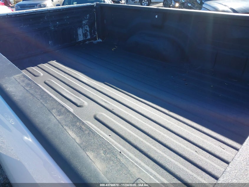 2019 Ram 1500 Classic Tradesman 4X4 8' Box VIN: 3C6JR7DT5KG585820 Lot: 43766570