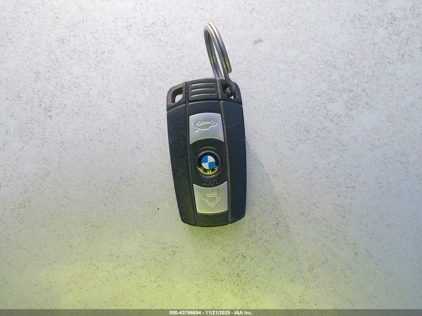 2007 BMW 525I VIN: WBANE53537CY06111 Lot: 43766694