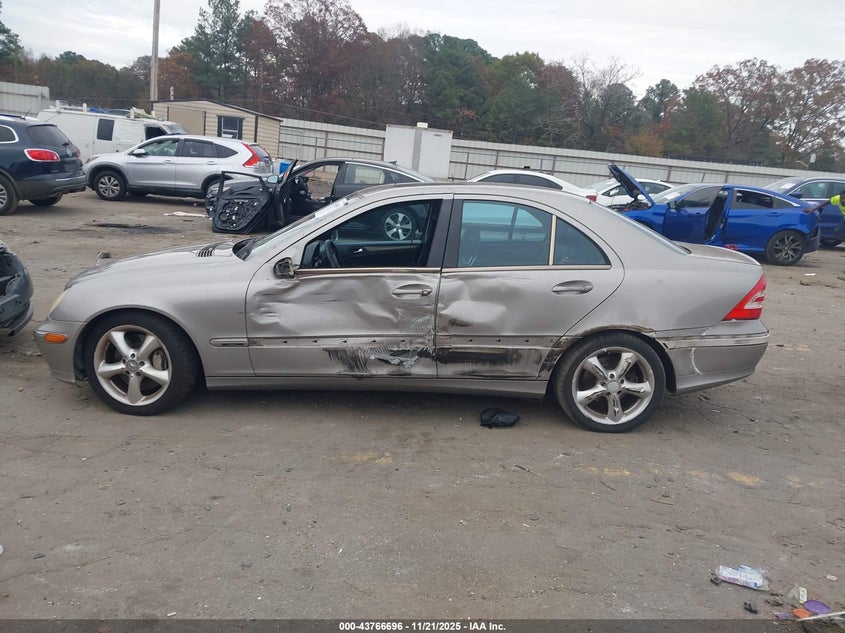 2004 Mercedes-Benz C 230 Kompressor Sport/Sport VIN: WDBRF40J44A602503 Lot: 43766696