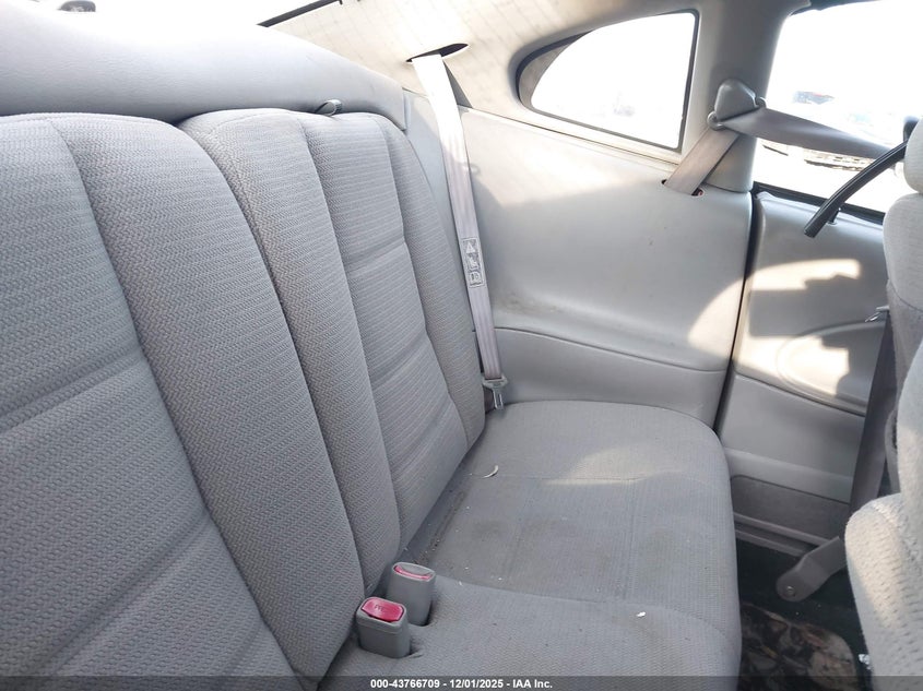 1FAFP4048YF223157 2000 FORD MUSTANG photo no. 8