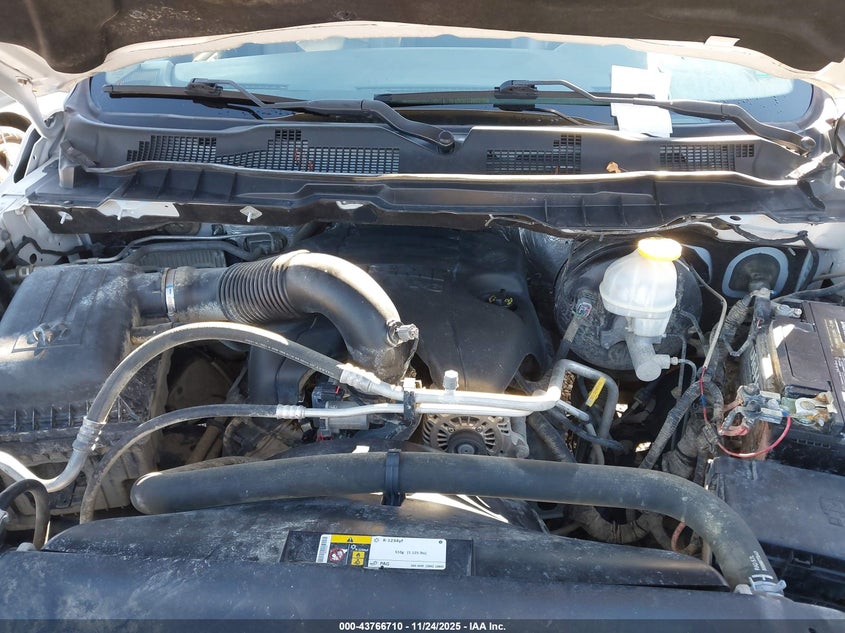 2019 Ram 1500 Classic Tradesman 4X4 8' Box VIN: 3C6JR7DT7KG585821 Lot: 43766710