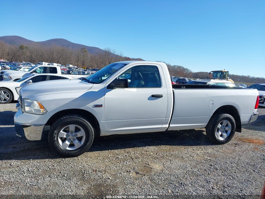 2019 Ram 1500 Classic Tradesman 4X4 8' Box VIN: 3C6JR7DT7KG585821 Lot: 43766710