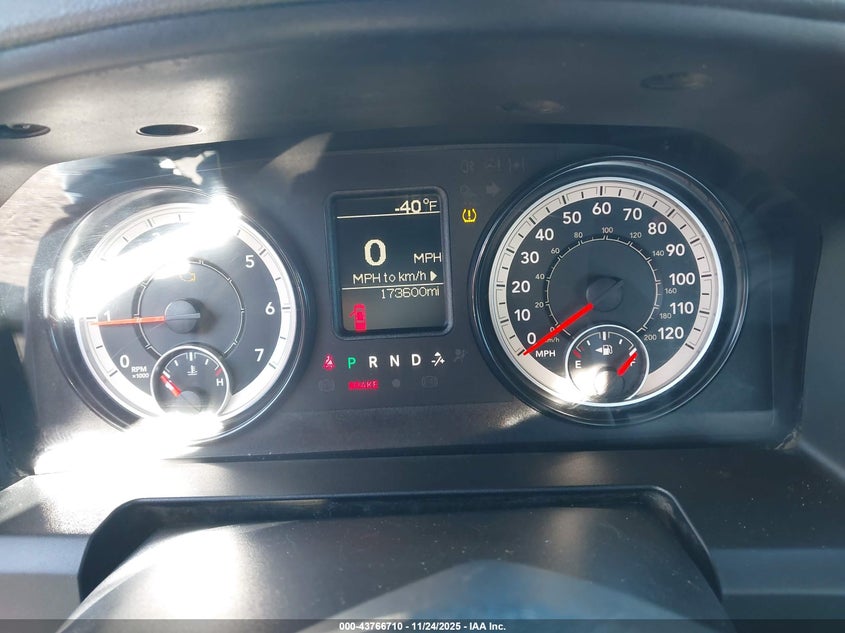 2019 Ram 1500 Classic Tradesman 4X4 8' Box VIN: 3C6JR7DT7KG585821 Lot: 43766710