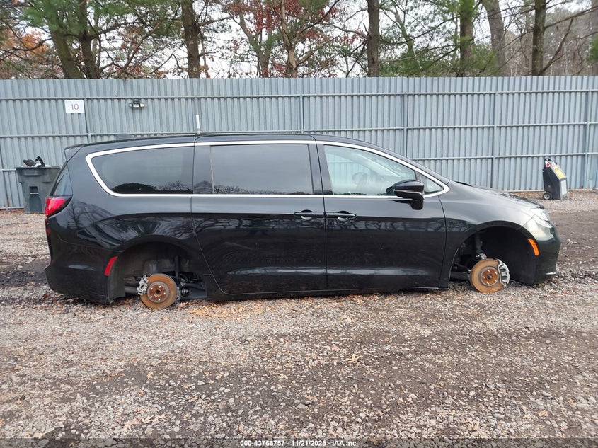 2024 Chrysler Pacifica Touring L VIN: 2C4RC1BGXRR141465 Lot: 43766757