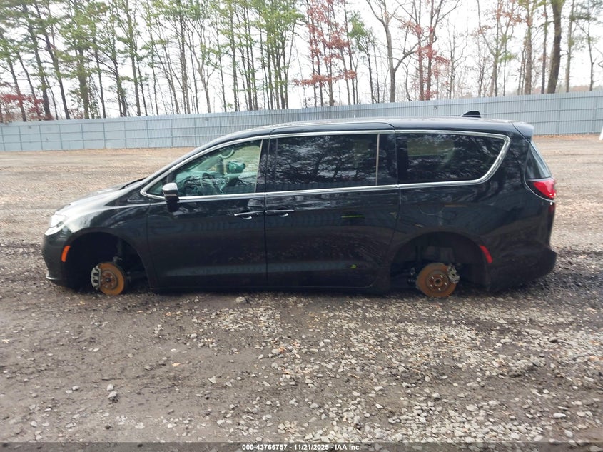 2024 Chrysler Pacifica Touring L VIN: 2C4RC1BGXRR141465 Lot: 43766757