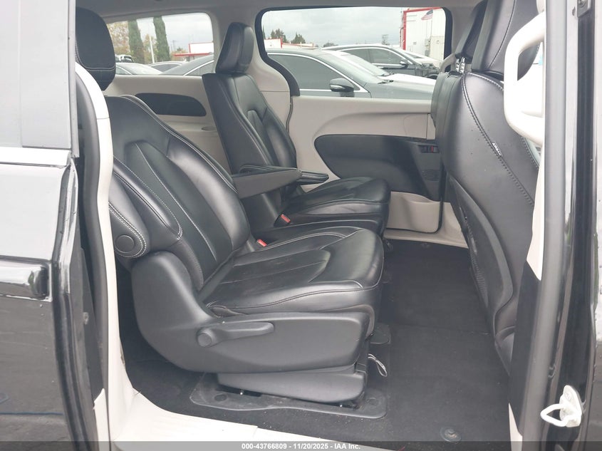 2023 Chrysler Pacifica Hybrid Touring L VIN: 2C4RC1L77PR522928 Lot: 43766809