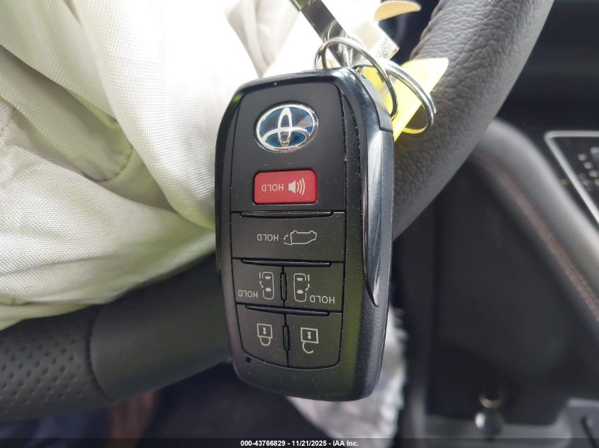 2025 Toyota Sienna Platinum VIN: 5TDESKFC7SS208387 Lot: 43766829