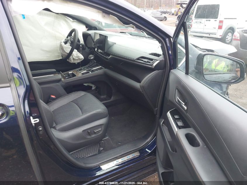 2025 Toyota Sienna - 5TDESKFC7SS208387