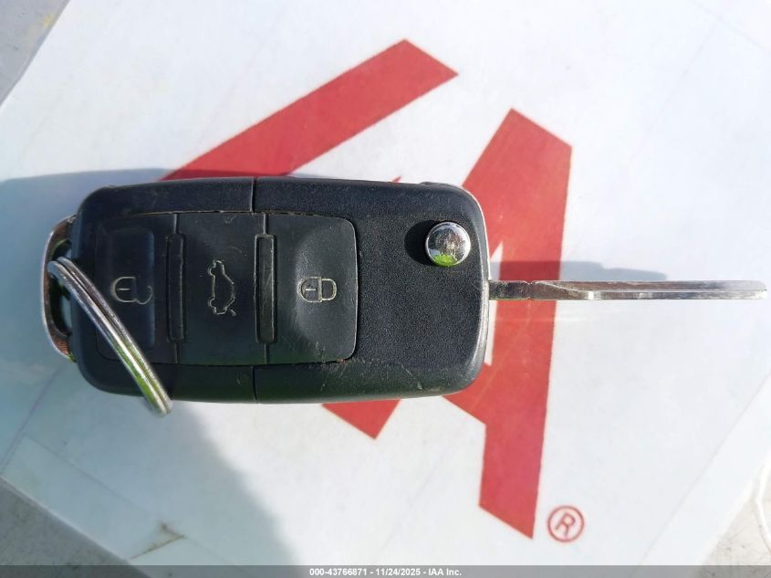 2002 Volkswagen New Beetle Gls VIN: 3VWCB21C22M441573 Lot: 43766871