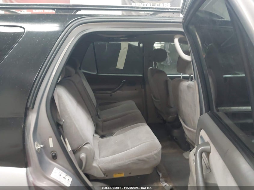 2001 Toyota Sequoia Sr5 V8 VIN: 5TDBT44A71S038396 Lot: 43766942
