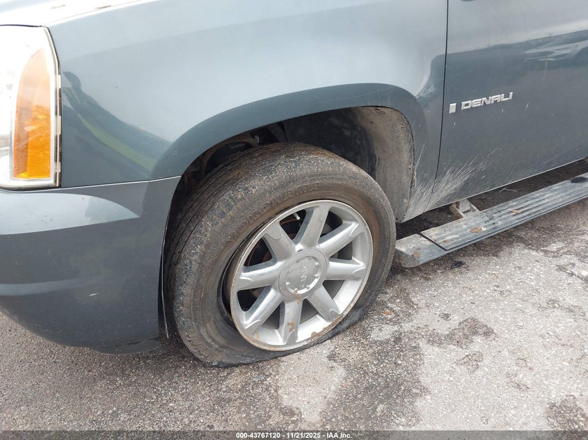 2007 GMC Yukon Denali VIN: 1GKFK63827J253838 Lot: 43767120