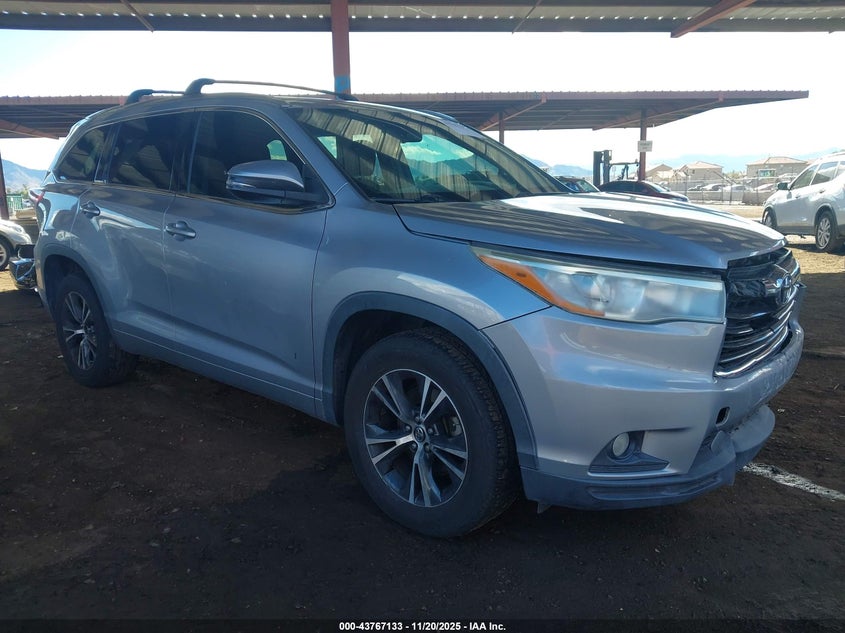 TOYOTA HIGHLANDER XLE V6