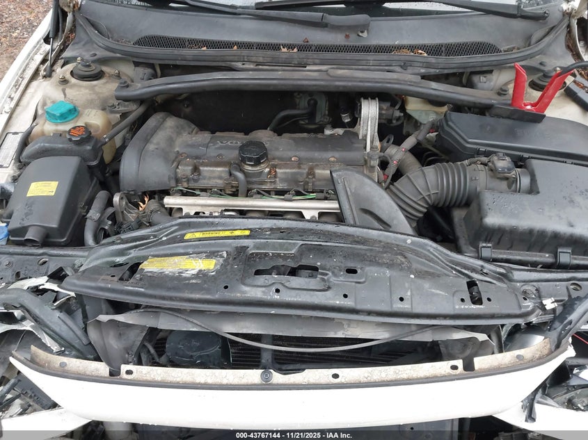 2001 Volvo S60 2.4 VIN: YV1RS61R812072775 Lot: 43767144