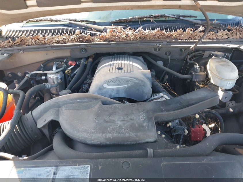 2003 Chevrolet Tahoe Ls VIN: 1GNEC13V83R114829 Lot: 43767194