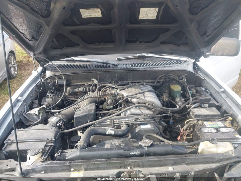 1998 Toyota 4Runner Sr5 V6 VIN: JT3HN86R7W0189008 Lot: 43767301