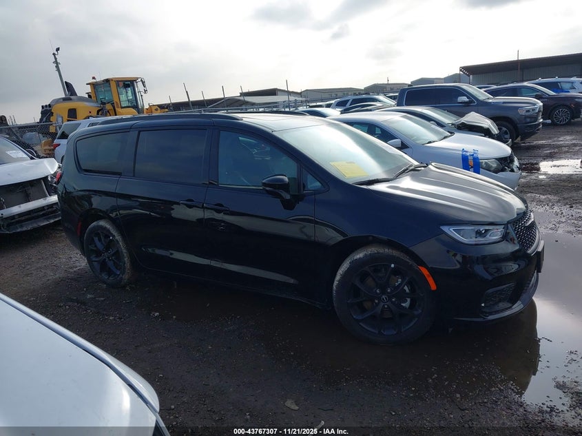 2026 Chrysler Pacifica Limited VIN: 2C4RC1GG7TR161544 Lot: 43767307