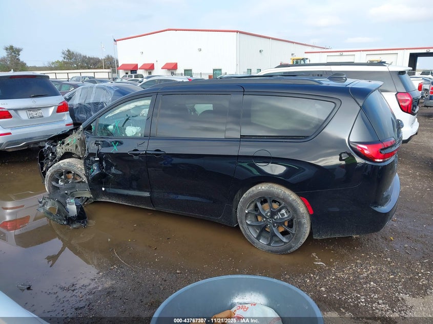 2026 Chrysler Pacifica Limited VIN: 2C4RC1GG7TR161544 Lot: 43767307