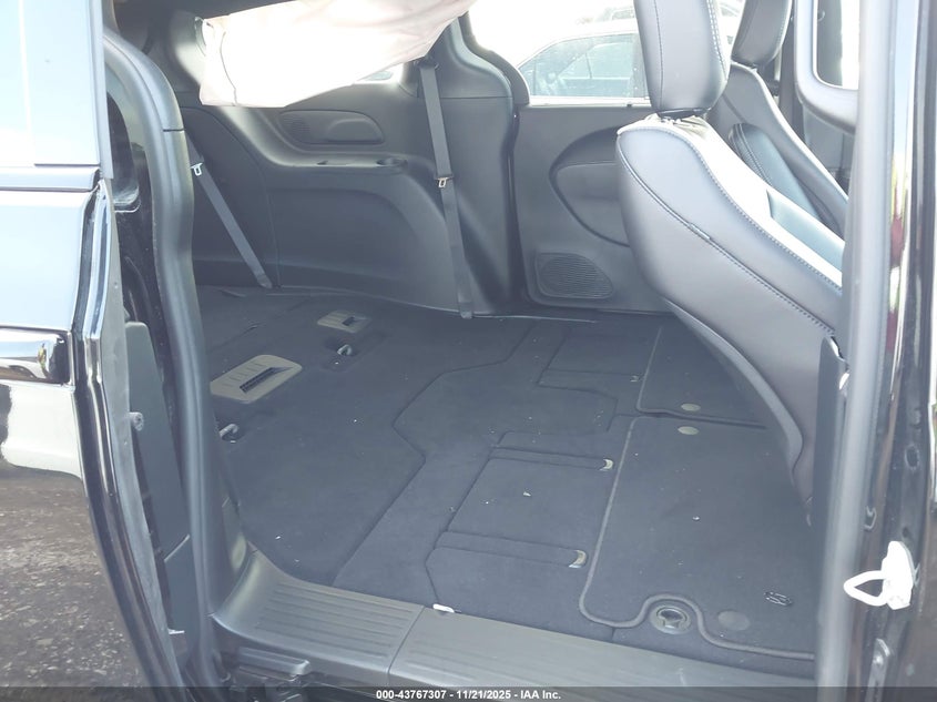 2026 Chrysler Pacifica Limited VIN: 2C4RC1GG7TR161544 Lot: 43767307