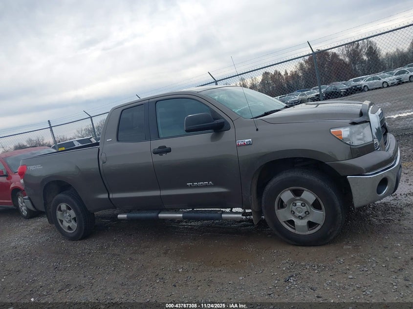 2008 Toyota Tundra Sr5 5.7L V8 VIN: 5TFBV54198X077043 Lot: 43767308