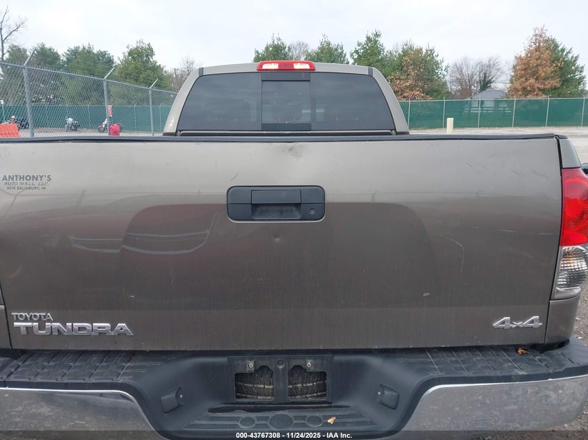 2008 Toyota Tundra Sr5 5.7L V8 VIN: 5TFBV54198X077043 Lot: 43767308