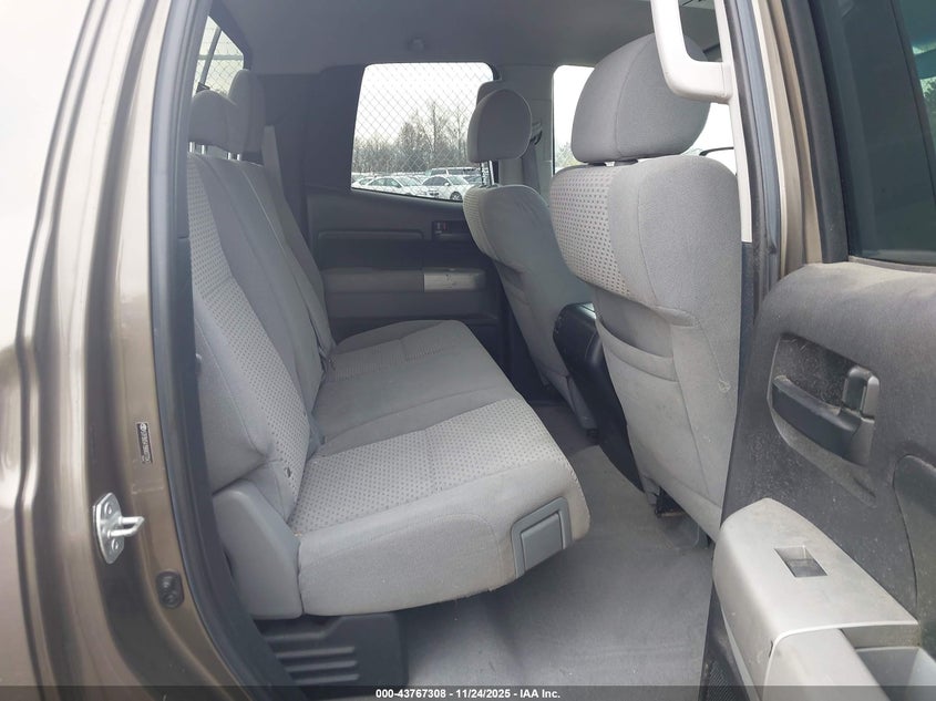 2008 Toyota Tundra Sr5 5.7L V8 VIN: 5TFBV54198X077043 Lot: 43767308