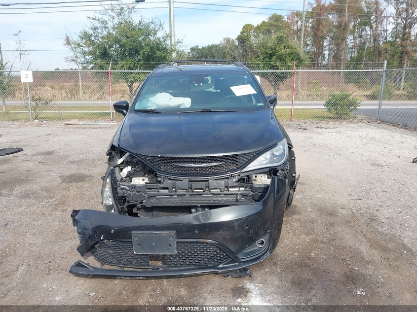 2019 Chrysler Pacifica Touring L VIN: 2C4RC1BGXKR570501 Lot: 43767325