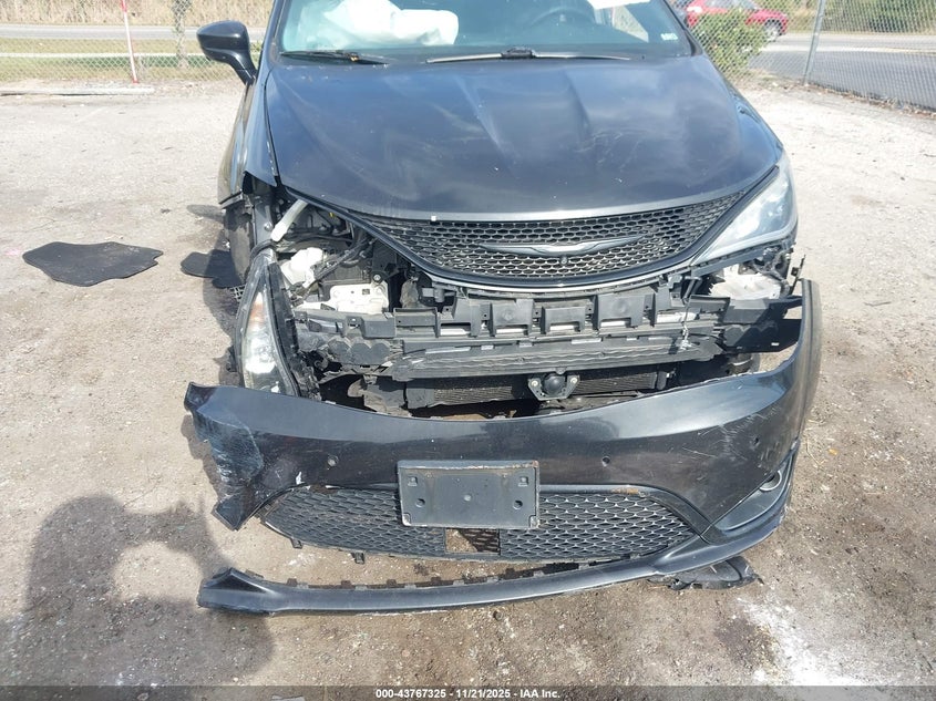 2019 Chrysler Pacifica Touring L VIN: 2C4RC1BGXKR570501 Lot: 43767325