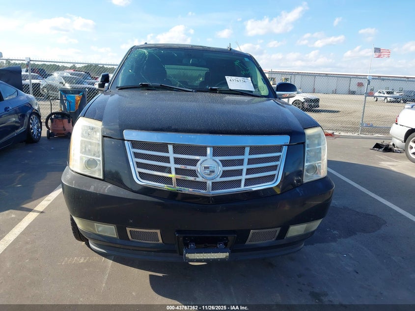 2008 Cadillac Escalade Standard VIN: 1GYFK63808R125137 Lot: 43767362