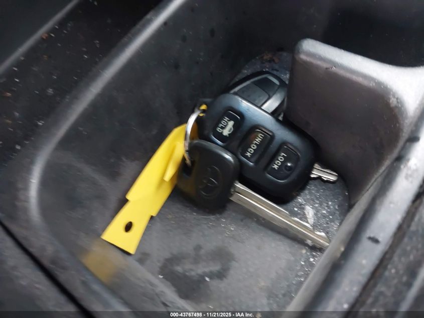 2004 Toyota Camry Le VIN: 4T1BE32K94U353485 Lot: 43767498