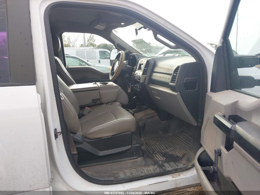 2019 Ford F-350 Chassis Xl VIN: 1FD8W3HT2KEG56932 Lot: 43767552