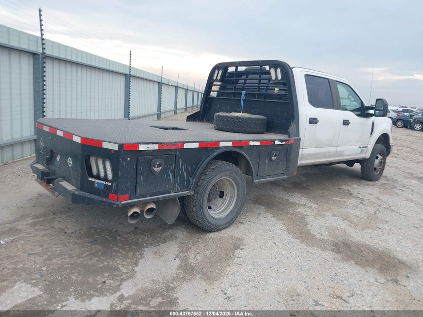 1FD8W3HT2KEG56932 2019 FORD F350 photo no. 4