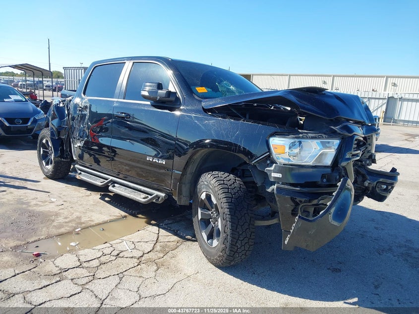 RAM 1500 BIG HORN 4X4 5 7 BOX