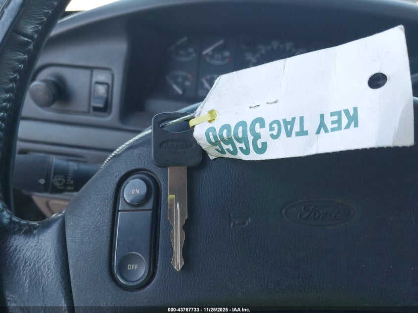 1997 Ford F-350 Xl VIN: 1FTJW35G0VED01730 Lot: 43767733