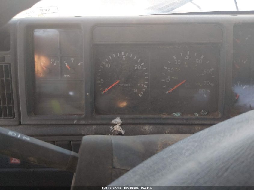 2002 Volvo Vhd VIN: 4V5KC9U332N333826 Lot: 43767773